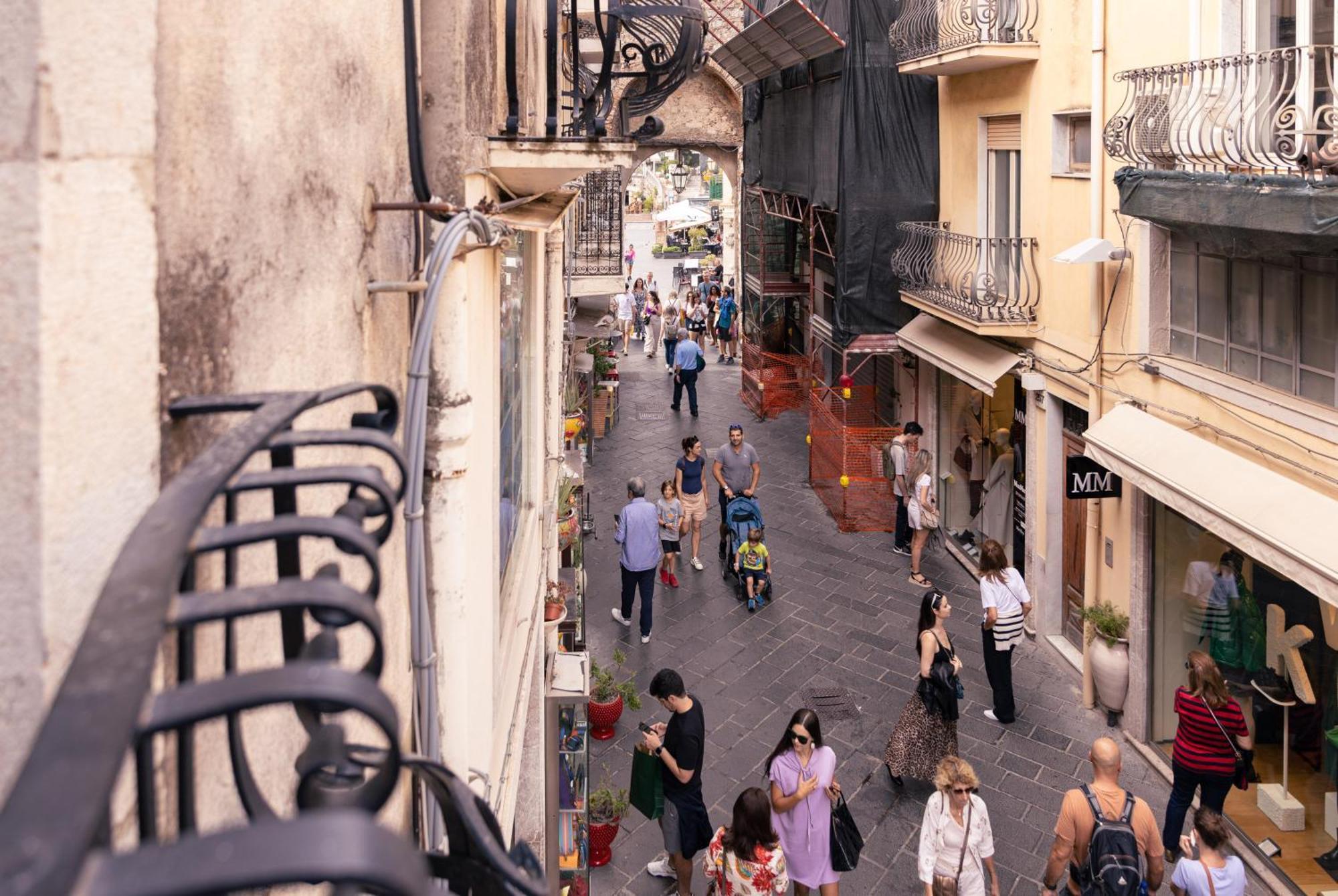 Veronicas Taormina